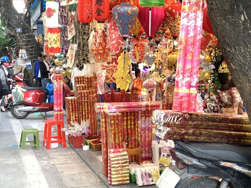 TOP 5 mặt hàng bán Tết cực chạy trong năm 2021 không nên bỏ qua 4 phao-giay-1-trong-5-mat-hang-ban-tet-cuc-chay