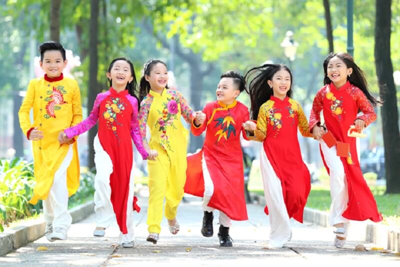 TOP 5 mặt hàng bán Tết cực chạy trong năm 2021 không nên bỏ qua 3 Quần áo Tết