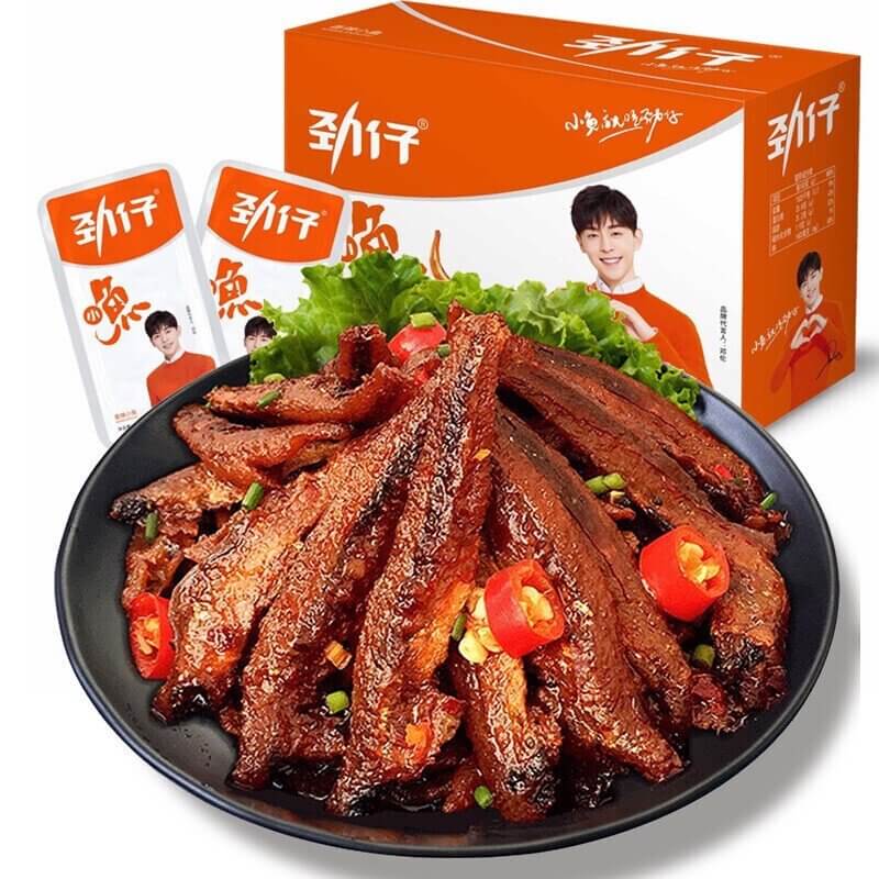Top 10 đồ ăn vặt nội địa Trung Quốc, bánh nội địa Trung ngon 6 Cá cơm cay Trung Quốc